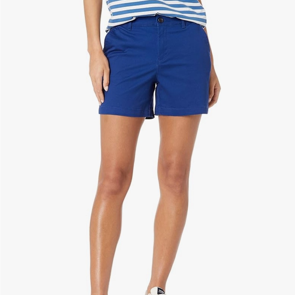 Blue Women's Mid-Rise curvy Fit 5 Inch Inseam Khaki Short
